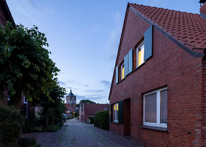 Strandhotel: Auszeithaus Pilsum - Wintergarten, Sauna, E-Ladesaeule - 8 Personen