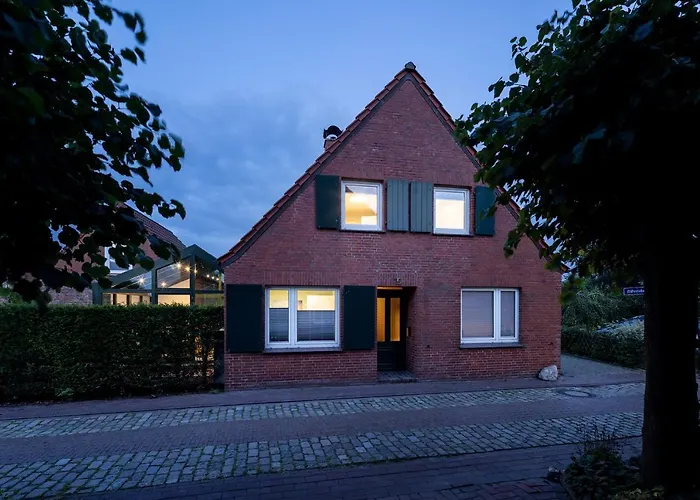 Strandhotel: Auszeithaus Pilsum - Wintergarten, Sauna, E-Ladesaeule - 8 Personen